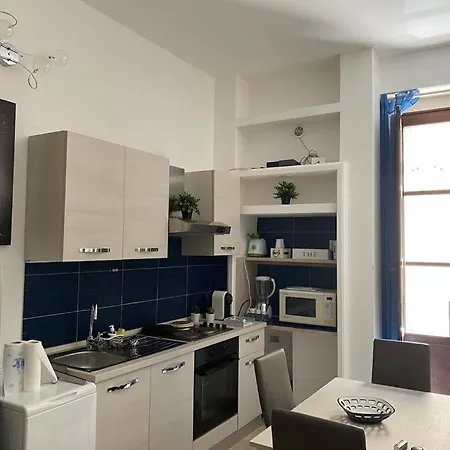 Maniace 80 Апартаменти